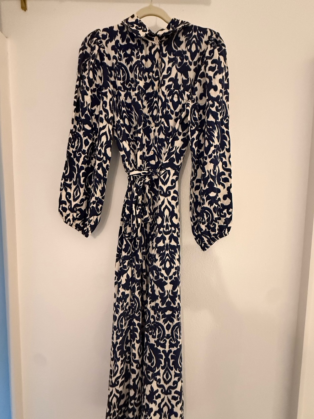 Zara Women's Navy and White Printed Tie-Waist Maxi Dress